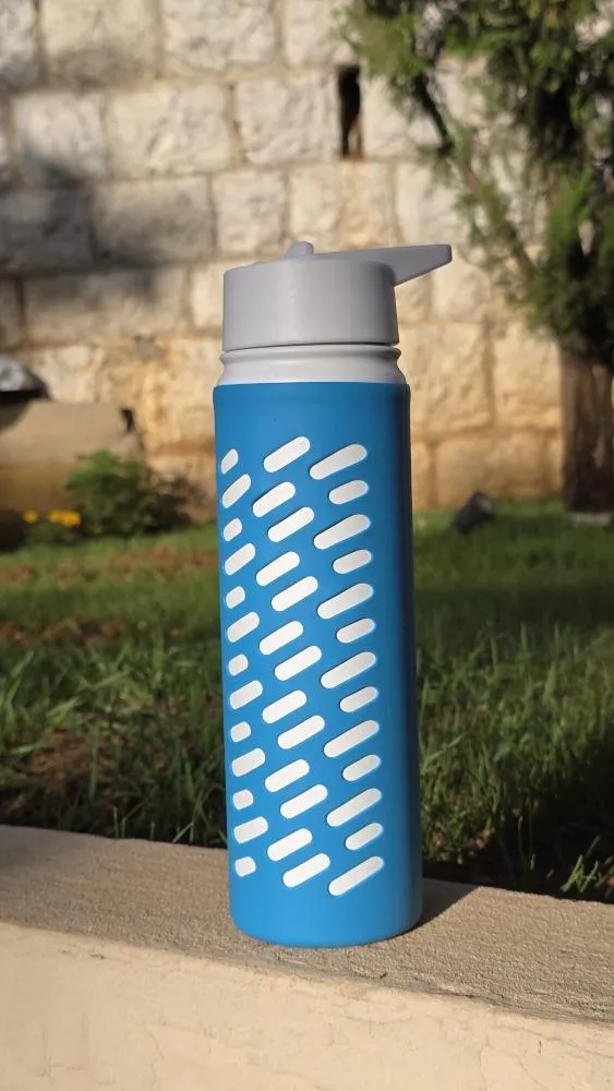 530 ml (18 oz) & 650 ml (22 oz) - Cloud 9 Insulated Water Bottle, 2 lids and silicone boot