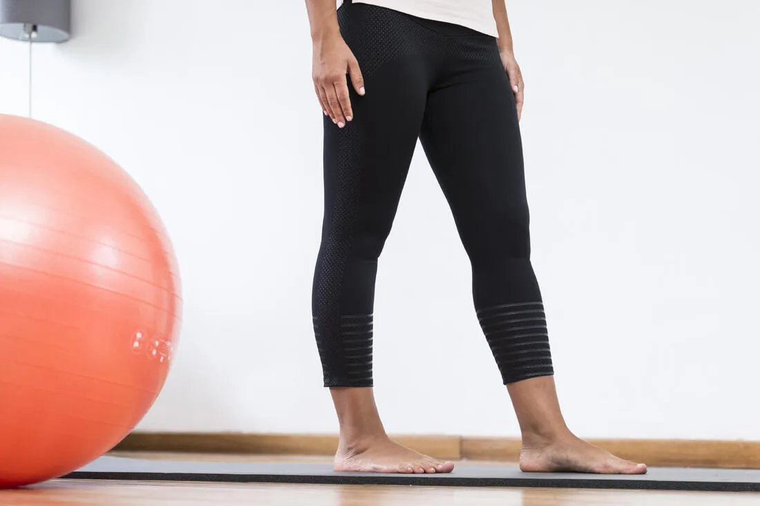 900 Women's Slim-Fit Gym & Pilates 7/8 Leggings - Black