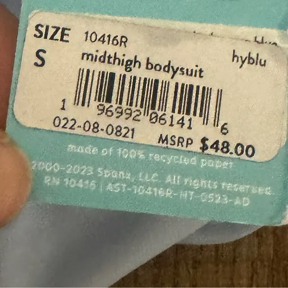 ASSETS by SPANX Women's FeminineShaping Mid-Thigh Bodysuit Size Small NWT
