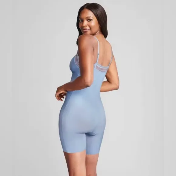 ASSETS by SPANX Women's FeminineShaping Mid-Thigh Bodysuit Size Small NWT