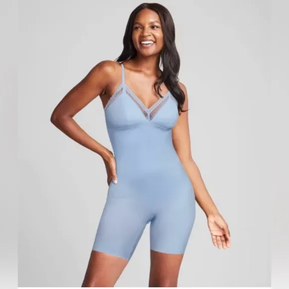 ASSETS by SPANX Women's FeminineShaping Mid-Thigh Bodysuit Size Small NWT