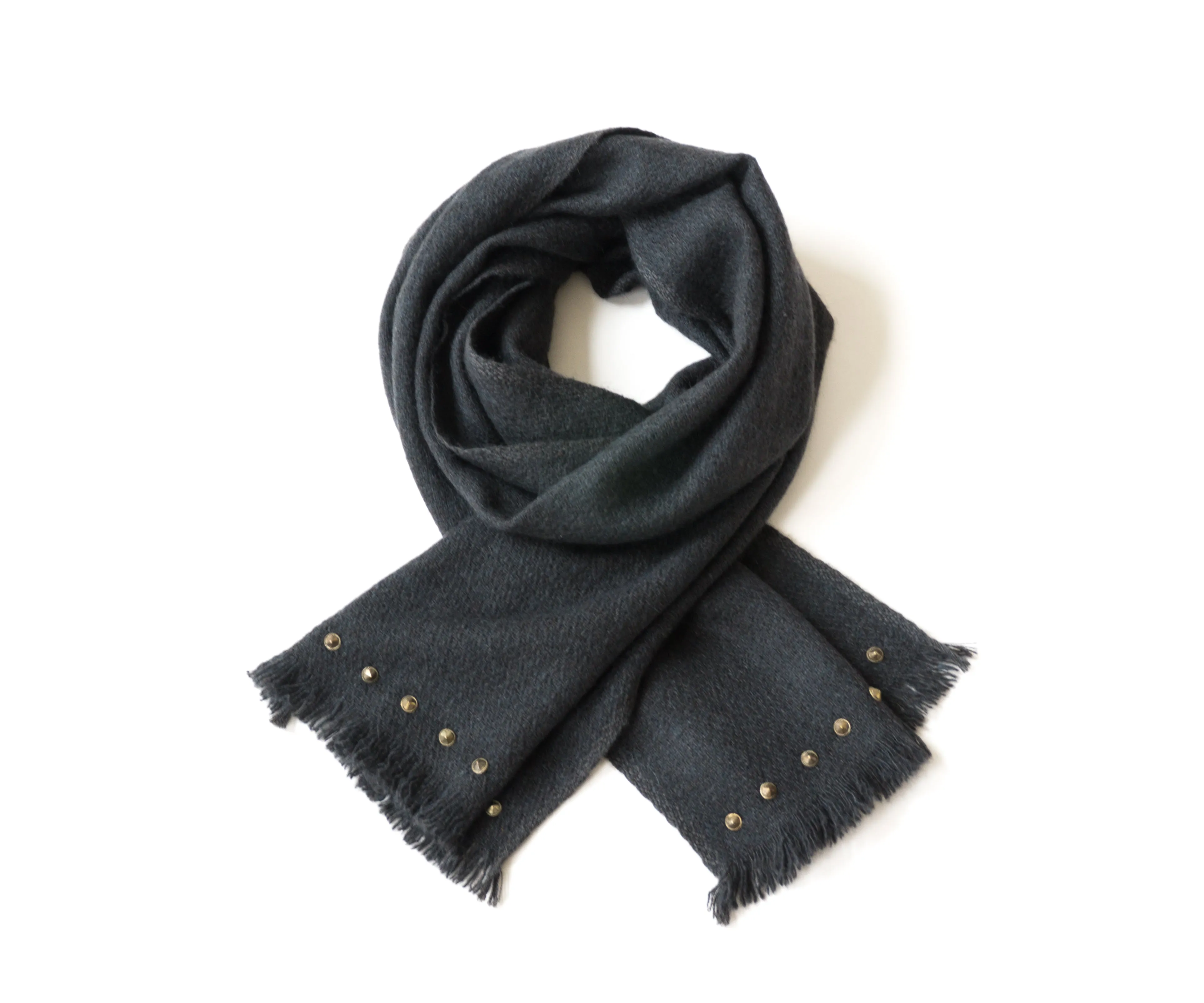 KHULLU NARROW STUDDED SCARF