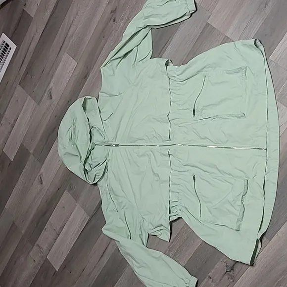 Lane Bryant Crinkle Cinched-Waist Jacket With Convertible Hood Size 22/24 (3x)
