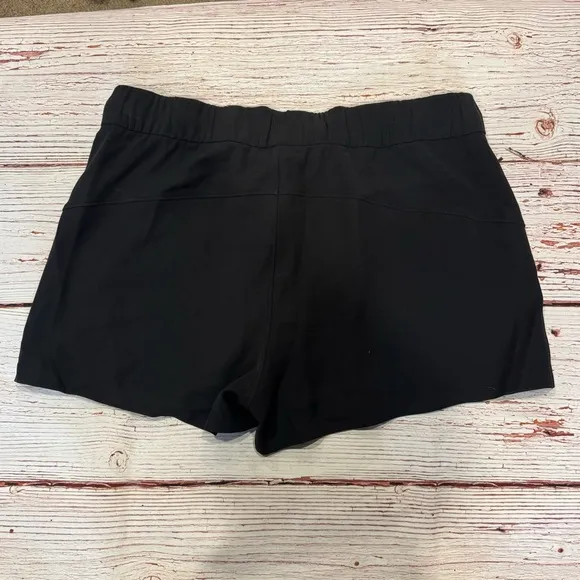 NWT Lululemon On The Fly Short Woven 2.5” in Black Sz 12