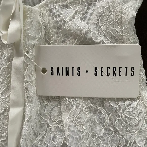 NWT SAINTS   SECRETS WHITE LACE EMBROIDERED MINI DRESS!!