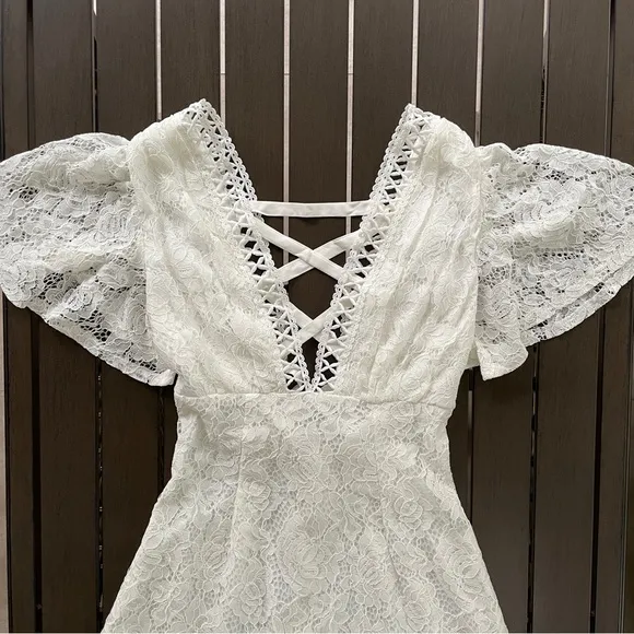 NWT SAINTS   SECRETS WHITE LACE EMBROIDERED MINI DRESS!!