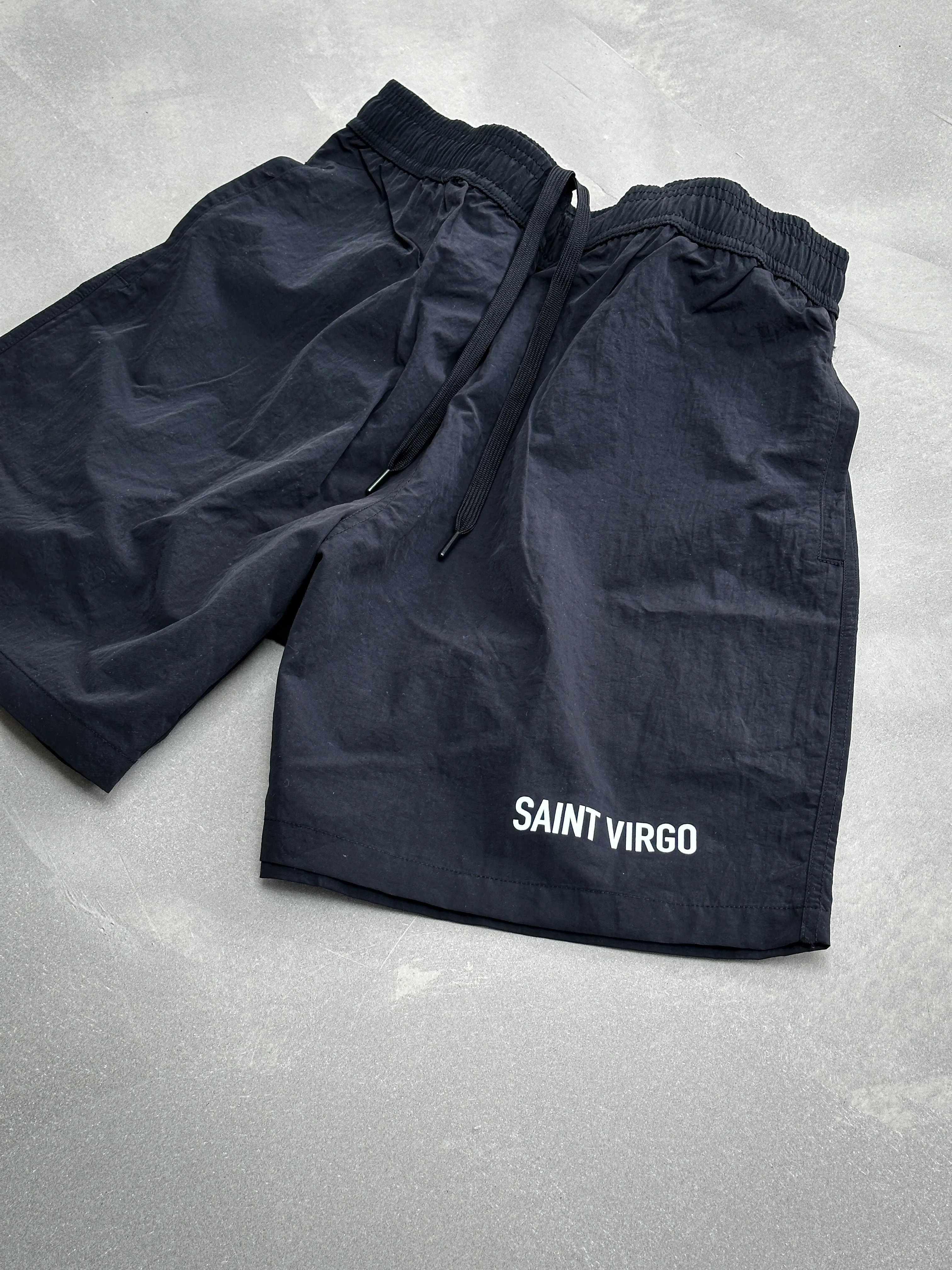 NYLON LOGO | Black/White Shorts