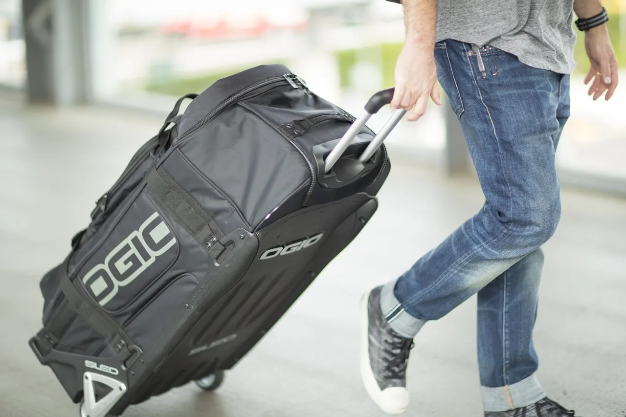 Ogio Rig 9800 Roller Travel Bag / in-store purchase only