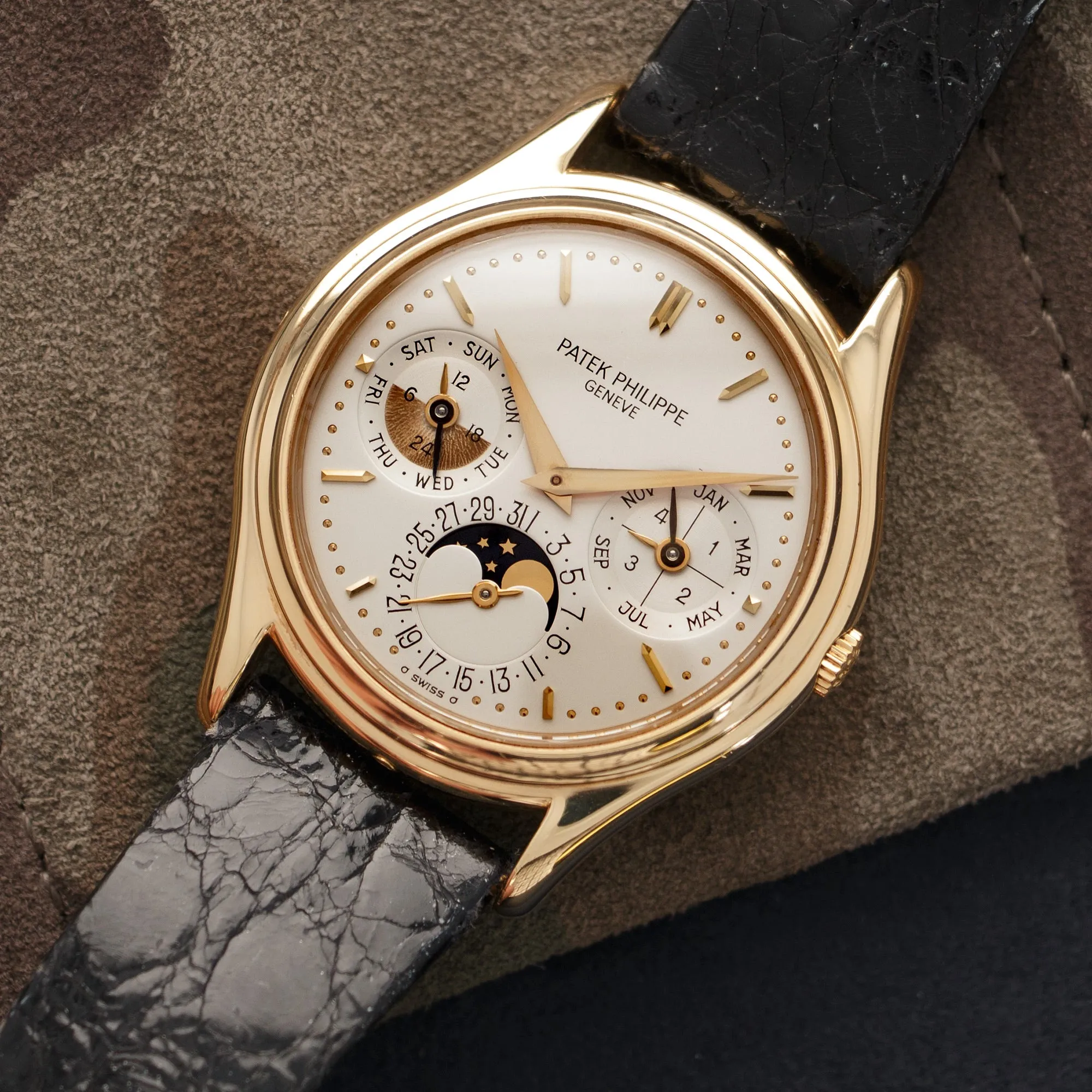 Patek Philippe Yellow Gold Perpetual Calendar Watch Ref. 3940