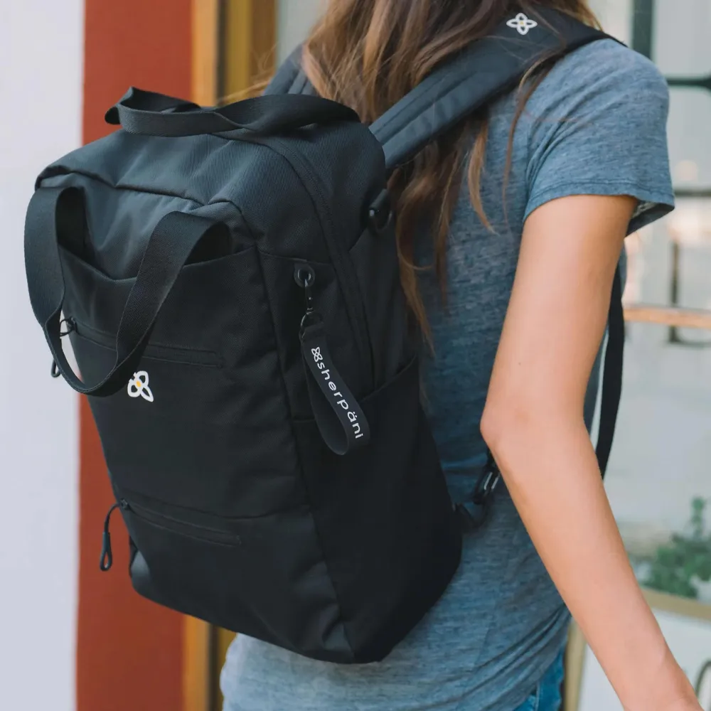Sherpäni Camden Raven Backpack (Women's)