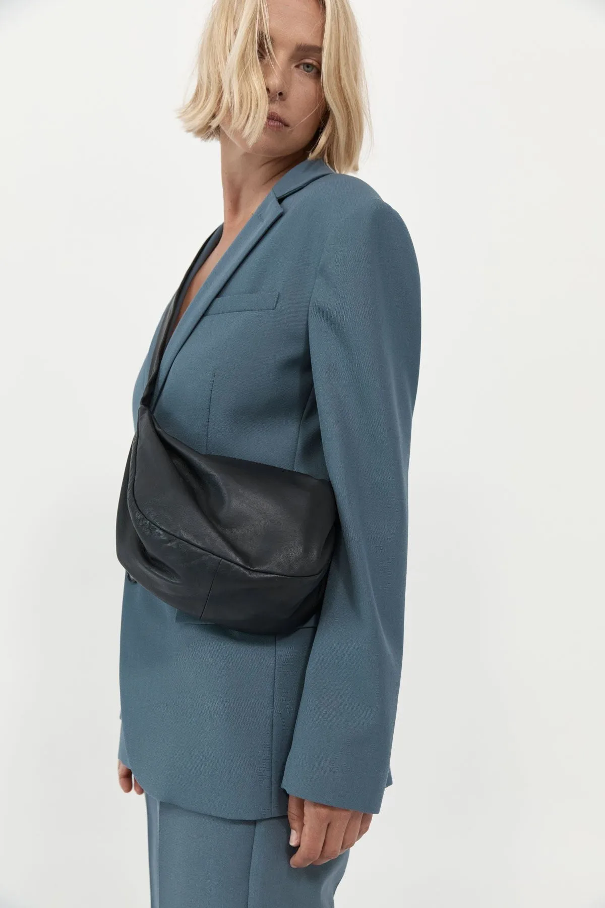 SOFT CRESCENT BAG - BLACK