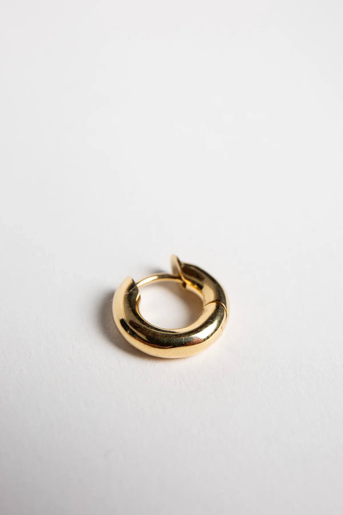 SPINELLI KILCOLLIN | MACRO HOOP EARRING (SINGLE)