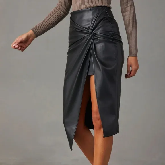Twist Detail High Waist Skirt - Black